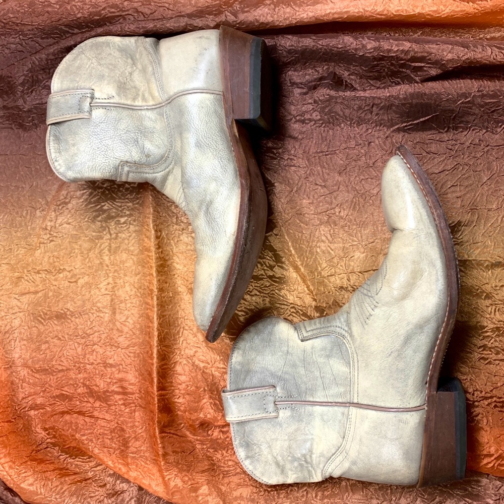 Frye White Cream Vintage Western Cowboy Boots